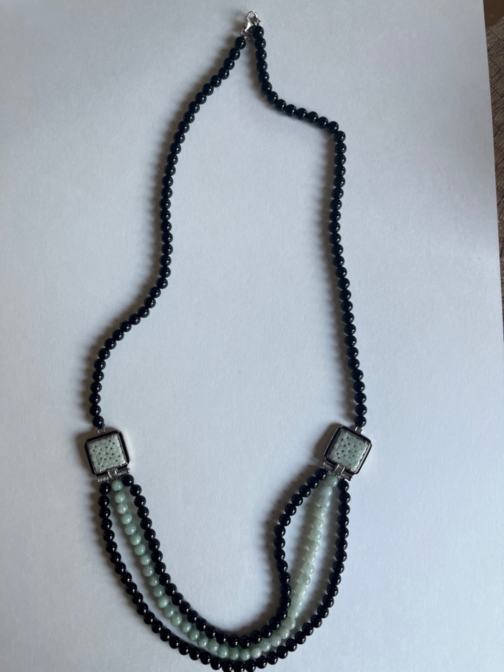 Gorgeous Black Onyx and Pale Green Jadeite Beaded Layered Necklace - Picture 3 of 5